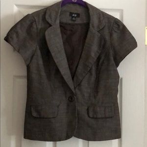 ❤️ADORABLE Short sleeve blazer, EUC❤️